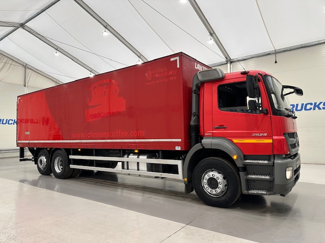 Mercedes Axor 2529 6×2 Rear Lift Day Cab Box Van