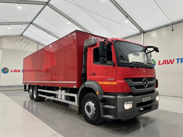 Mercedes Axor 2529 6×2 Rear Lift Day Cab Box Van