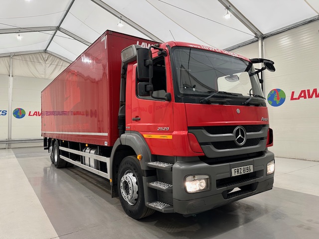 Mercedes Axor 2529 6×2 Rear Lift Day Cab Box Van