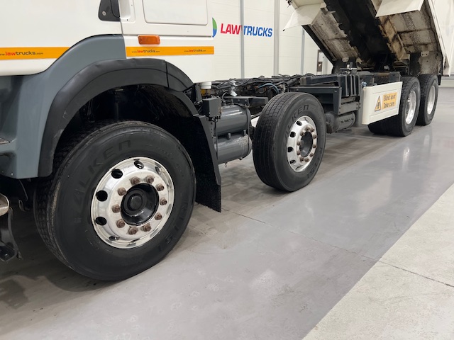 DAF CF85 360 8×4 Sleeper Cab Tipper Manual