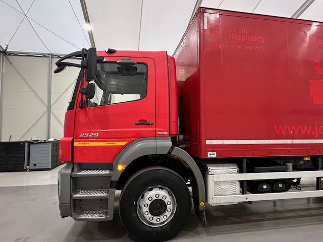 Mercedes Axor 2529 6×2 Rear Lift Day Cab Box Van