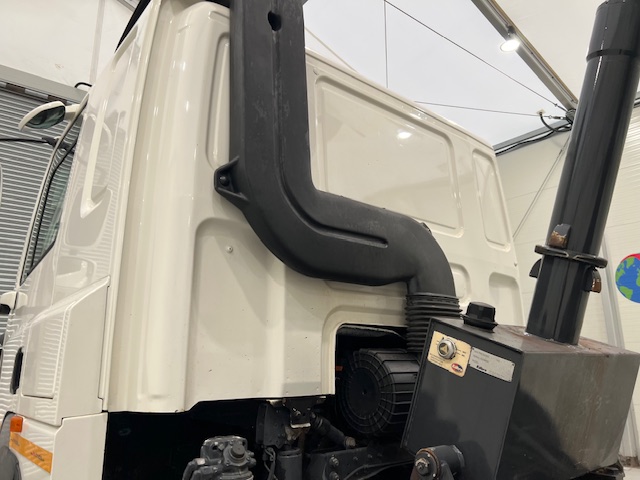 DAF CF85 360 8×4 Sleeper Cab Tipper Manual