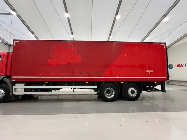 Mercedes Axor 2529 6×2 Rear Lift Day Cab Box Van