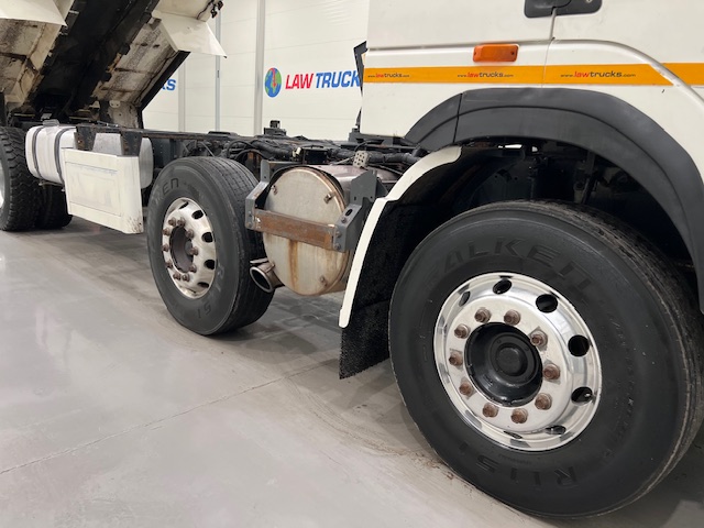 DAF CF85 360 8×4 Sleeper Cab Tipper Manual