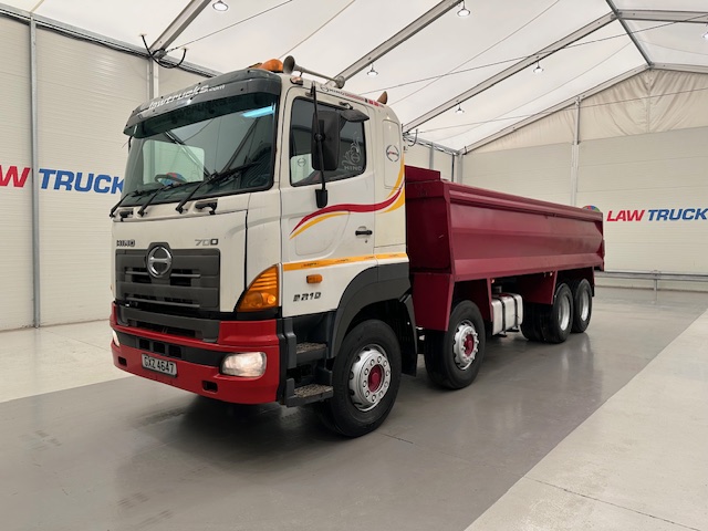 Hino 3241 700 8×4 Sleeper Cab Steel Tipper