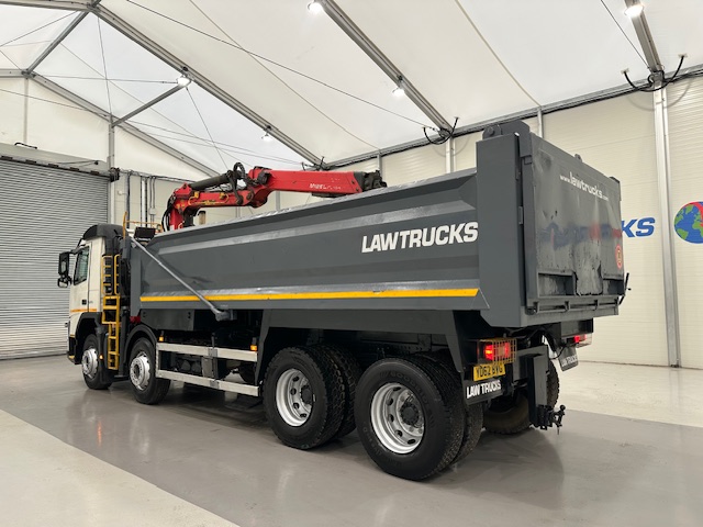 Volvo FM 370 8×4 Steel Tipper Grab