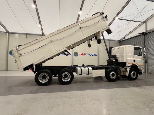 DAF CF85 360 8×4 Sleeper Cab Tipper Manual