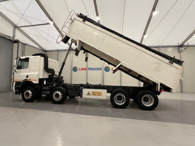 DAF CF85 360 8×4 Sleeper Cab Tipper Manual