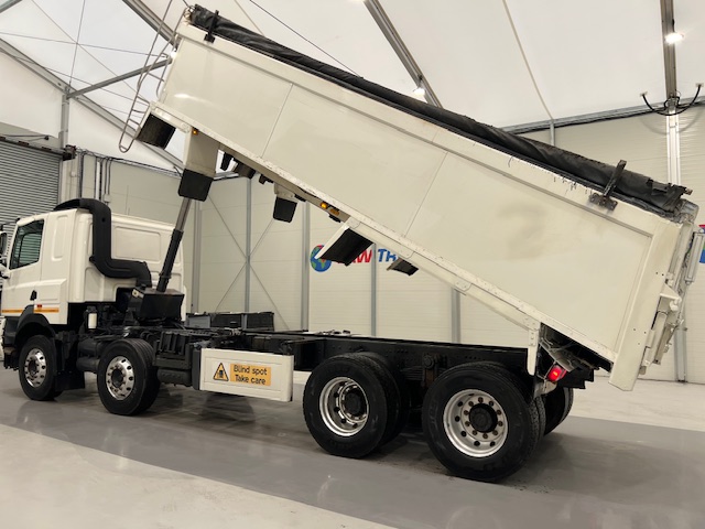DAF CF85 360 8×4 Sleeper Cab Tipper Manual