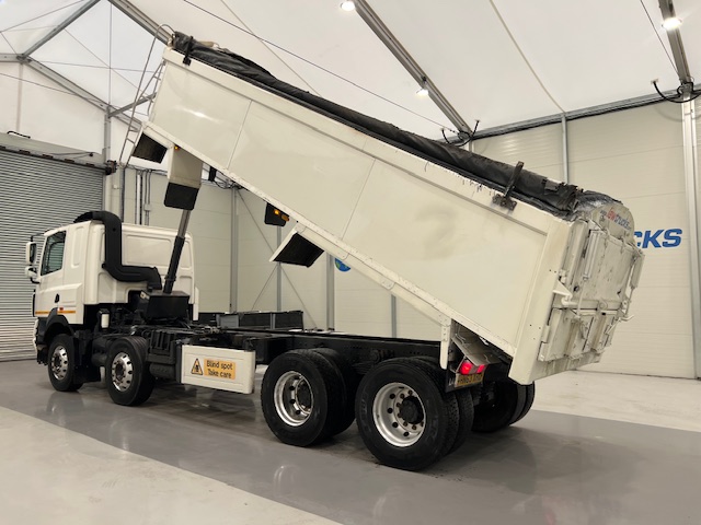 DAF CF85 360 8×4 Sleeper Cab Tipper Manual