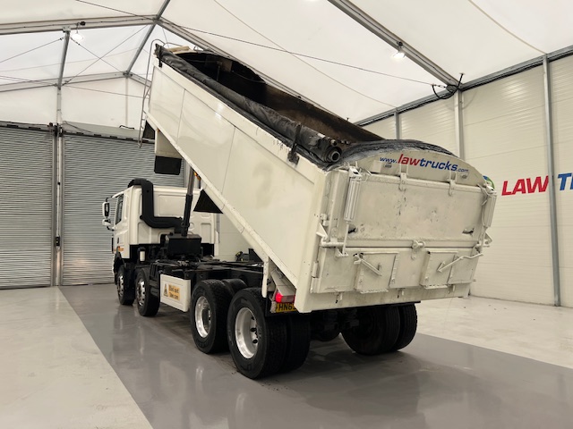 DAF CF85 360 8×4 Sleeper Cab Tipper Manual