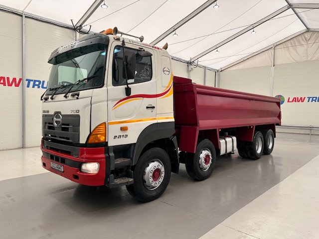Hino 3241 700 8×4 Sleeper Cab Steel Tipper
