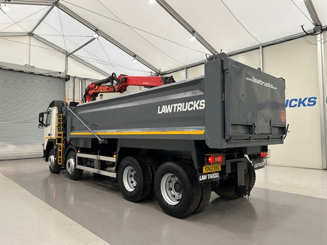 Volvo FM 370 8×4 Steel Tipper Grab