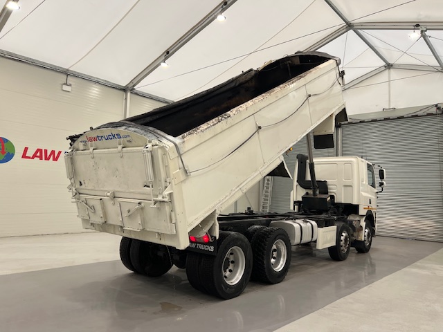 DAF CF85 360 8×4 Sleeper Cab Tipper Manual