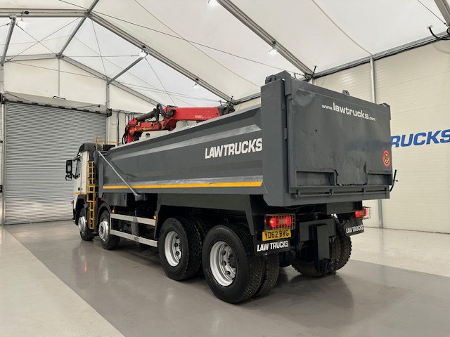 Volvo FM 370 8×4 Steel Tipper Grab