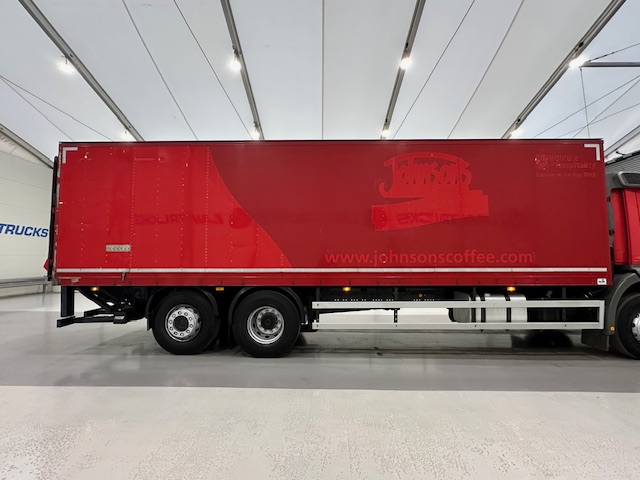 Mercedes Axor 2529 6×2 Rear Lift Day Cab Box Van