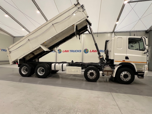 DAF CF85 360 8×4 Sleeper Cab Tipper Manual