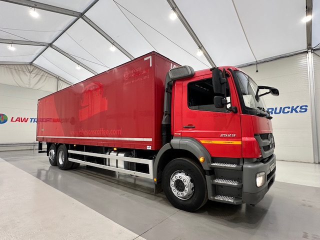 Mercedes Axor 2529 6×2 Rear Lift Day Cab Box Van