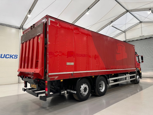 Mercedes Axor 2529 6×2 Rear Lift Day Cab Box Van