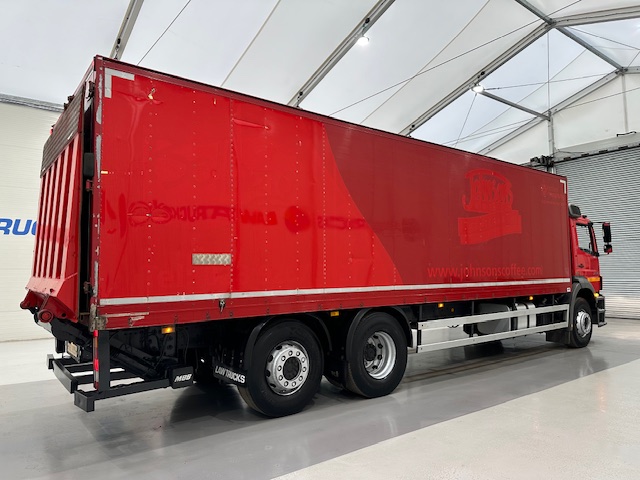 Mercedes Axor 2529 6×2 Rear Lift Day Cab Box Van