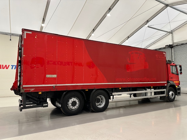 Mercedes Axor 2529 6×2 Rear Lift Day Cab Box Van