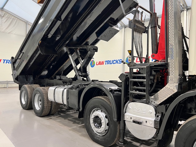 DAF CF85 410 8×4 Day Cab Steel Tipper Grab