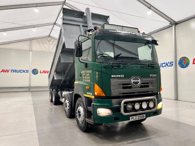 Hino 3241 700 8×4 Sleeper Cab Steel Tipper