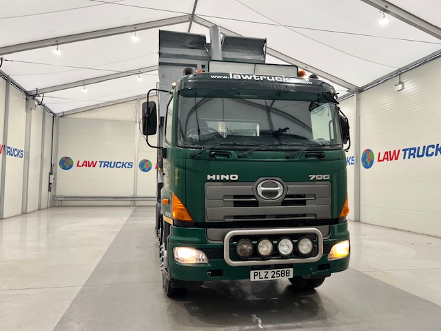 Hino 3241 700 8×4 Sleeper Cab Steel Tipper