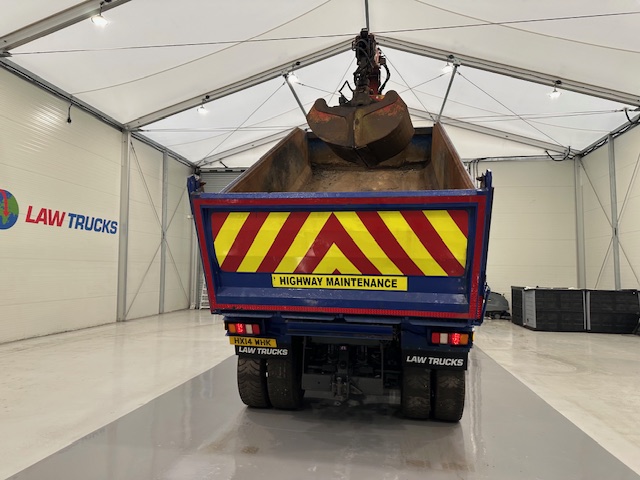 DAF CF75 310 6×4 Steel Tipper Grab Manual