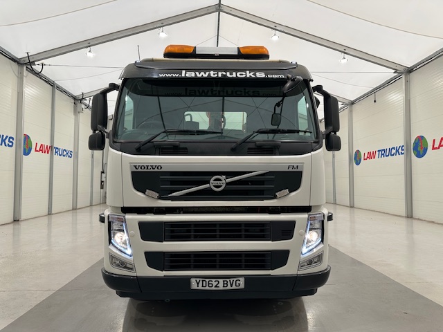Volvo FM 370 8×4 Steel Tipper Grab
