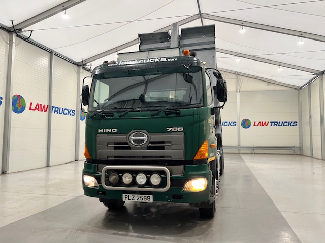 Hino 3241 700 8×4 Sleeper Cab Steel Tipper