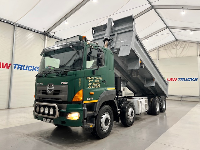 Hino 3241 700 8×4 Sleeper Cab Steel Tipper