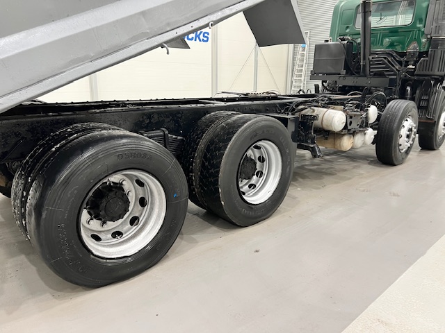 Hino 3241 700 8×4 Sleeper Cab Steel Tipper