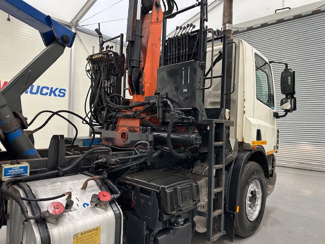 DAF CF75 310 6×4 Steel Tipper Grab Manual