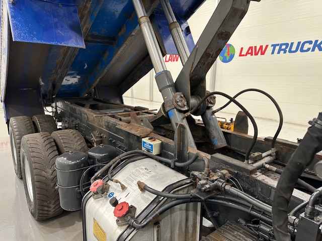 DAF CF75 310 6×4 Steel Tipper Grab Manual