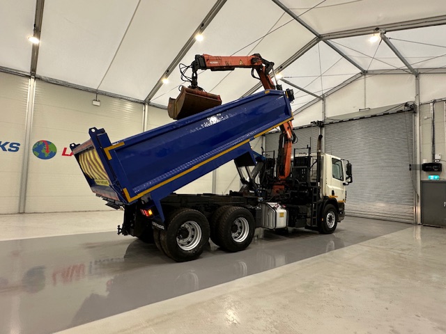 DAF CF75 310 6×4 Steel Tipper Grab Manual
