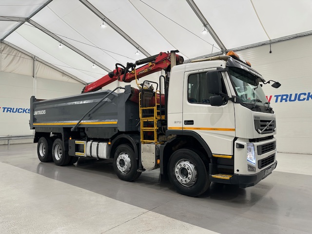 Volvo FM 370 8×4 Steel Tipper Grab