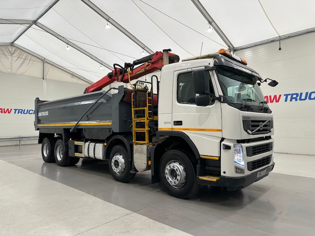 Volvo FM 370 8×4 Steel Tipper Grab