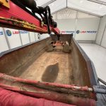 Volvo FM 370 8×4 Steel Tipper Grab - thumbnail