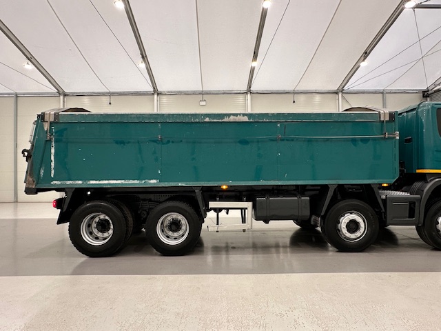 Scania P360 8×4 Rest Cab Tipper Manual