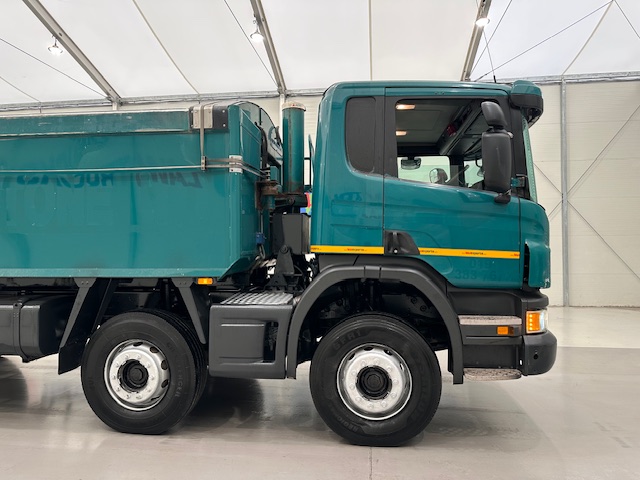 Scania P360 8×4 Rest Cab Tipper Manual