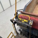 Volvo FM 370 8×4 Steel Tipper Grab - thumbnail