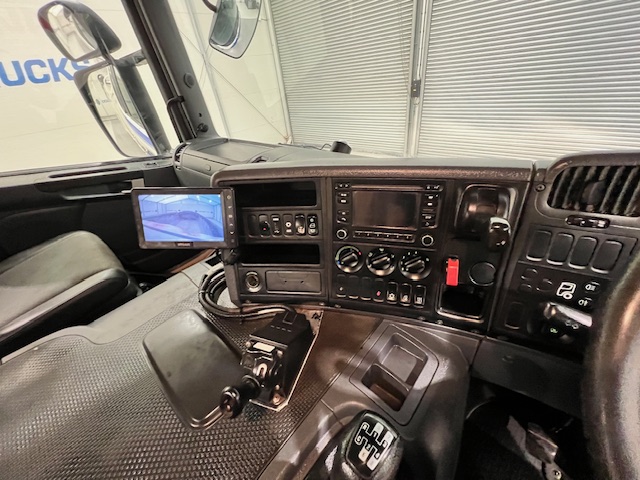 Scania P410 8×4 Rest Cab Tipper Manual