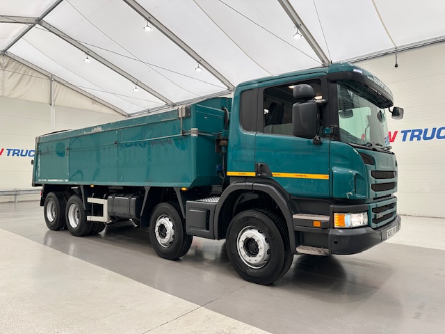 Scania P360 8×4 Rest Cab Tipper Manual