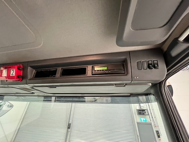 Scania P410 8×4 Rest Cab Tipper Manual