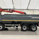 Volvo FM 370 8×4 Steel Tipper Grab - thumbnail