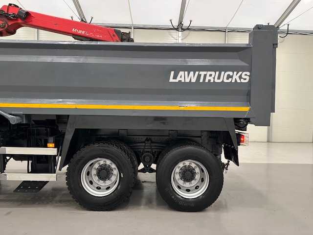 Volvo FM 370 8×4 Steel Tipper Grab