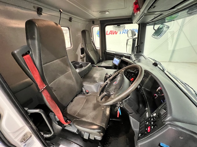 Scania P410 8×4 Rest Cab Tipper Manual