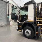 Volvo FM 370 8×4 Steel Tipper Grab - thumbnail