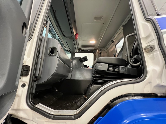 Scania P410 8×4 Rest Cab Tipper Manual